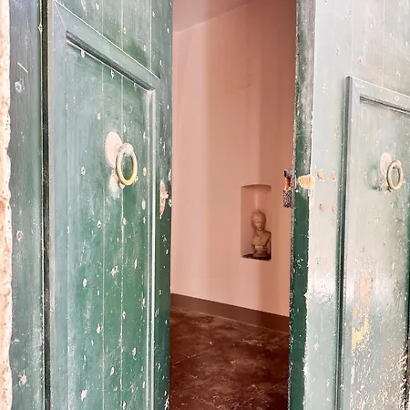 Palazzo Atzeni Tedesco 아파트 칼리아리