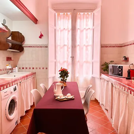 Palazzo Atzeni Tedesco 아파트 칼리아리